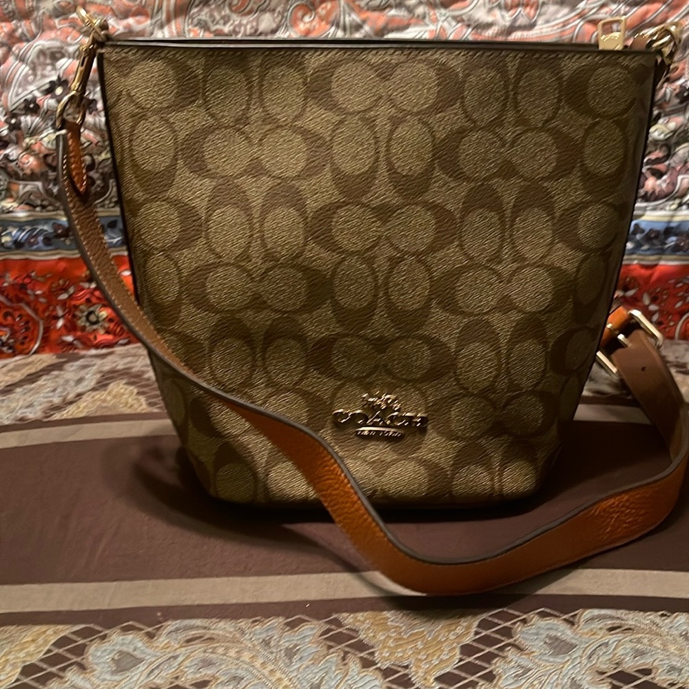 Coach Tan C Signature - Bucket Crossbody purse